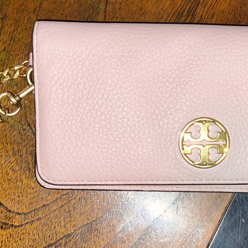 Tory Burch Chelsea Wristlet Pouch Pebbled Pink Gold